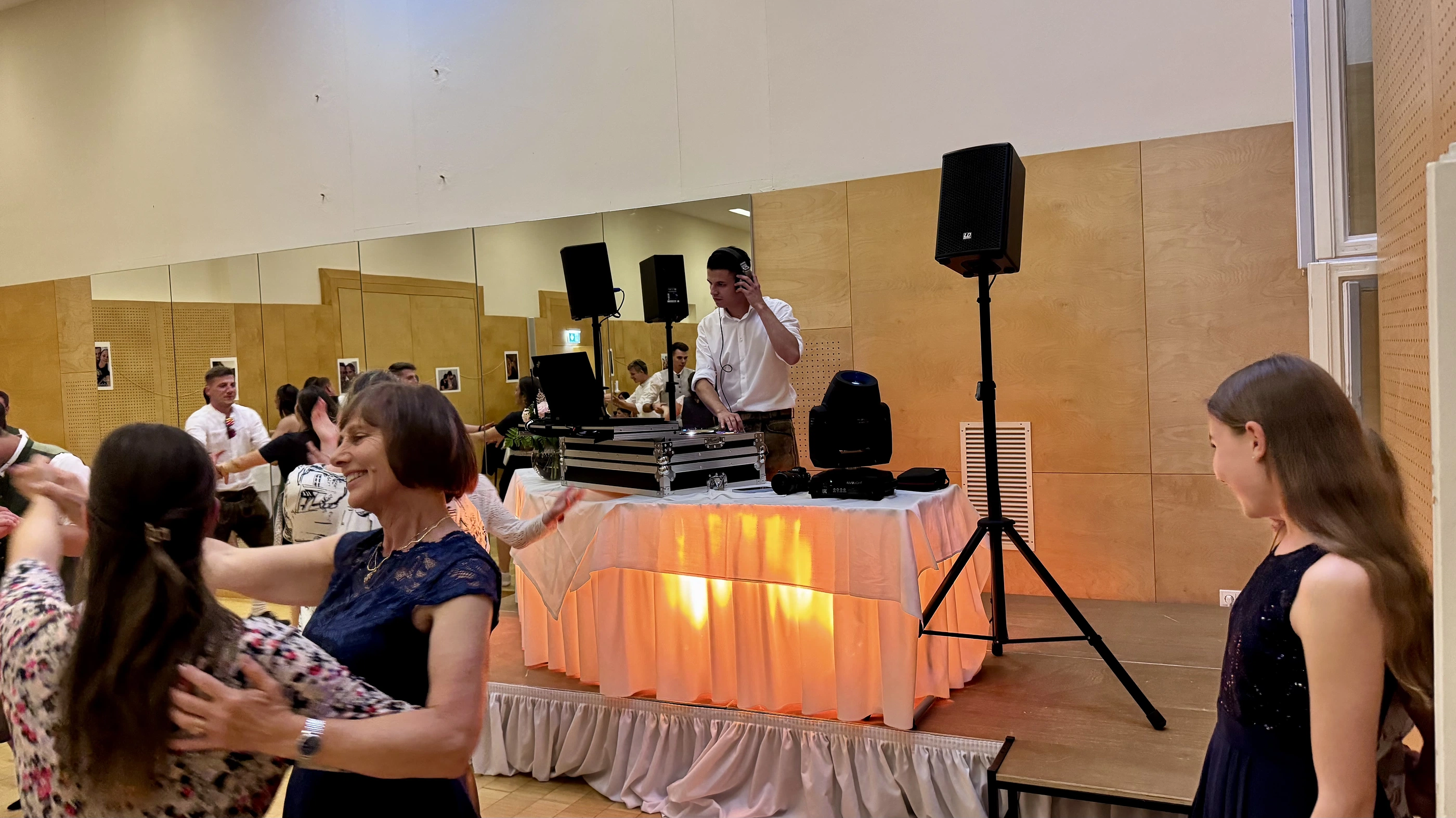 Hochzeitstanz mit Lichtstimmung